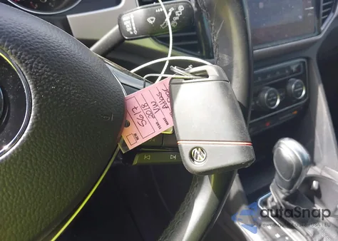 2018 Volkswagen Atlas 3.6L V6 Sel z USA, uszkodzony, nr VIN 1V2RR2CAXJC589120